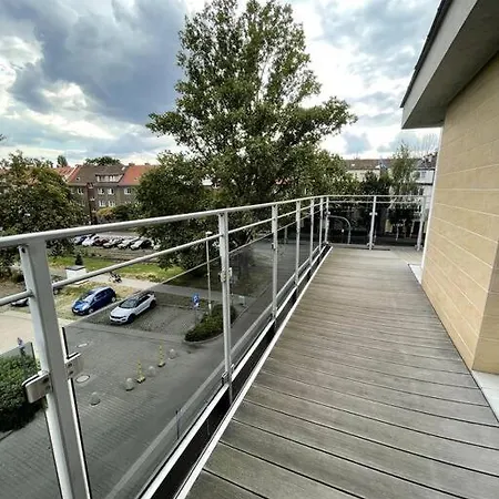Big - 3 - New Building - Parking *